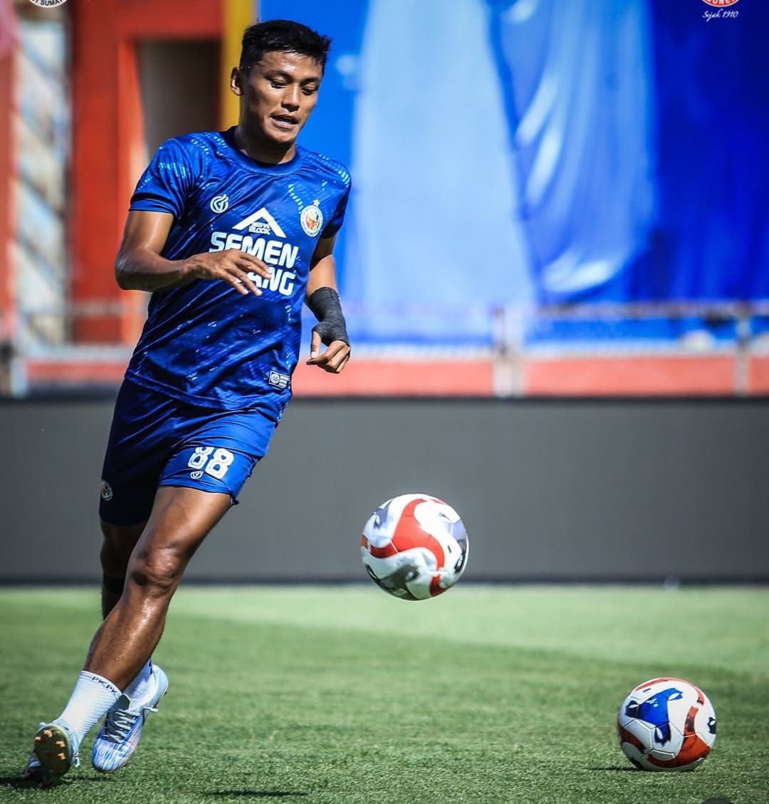 Irsyad Maulana, berpeluang perbaiki poin Semen Padang FC andai bisa menang versus Persis Solo